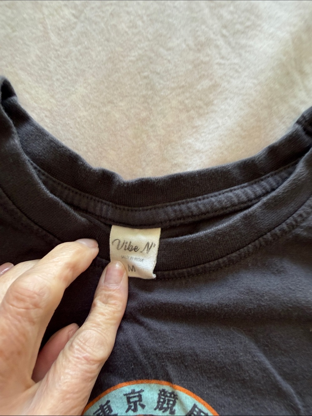 Women’s M Tokyo Racing Sleeve Graphic Tee - Charcoal crop - Picture 3 of 3